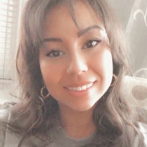 Meet your Posher, Elisa